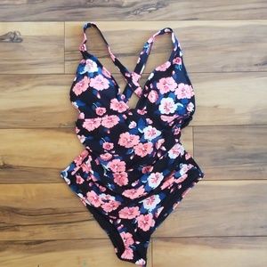 Cupshe One piece floral bathing suit